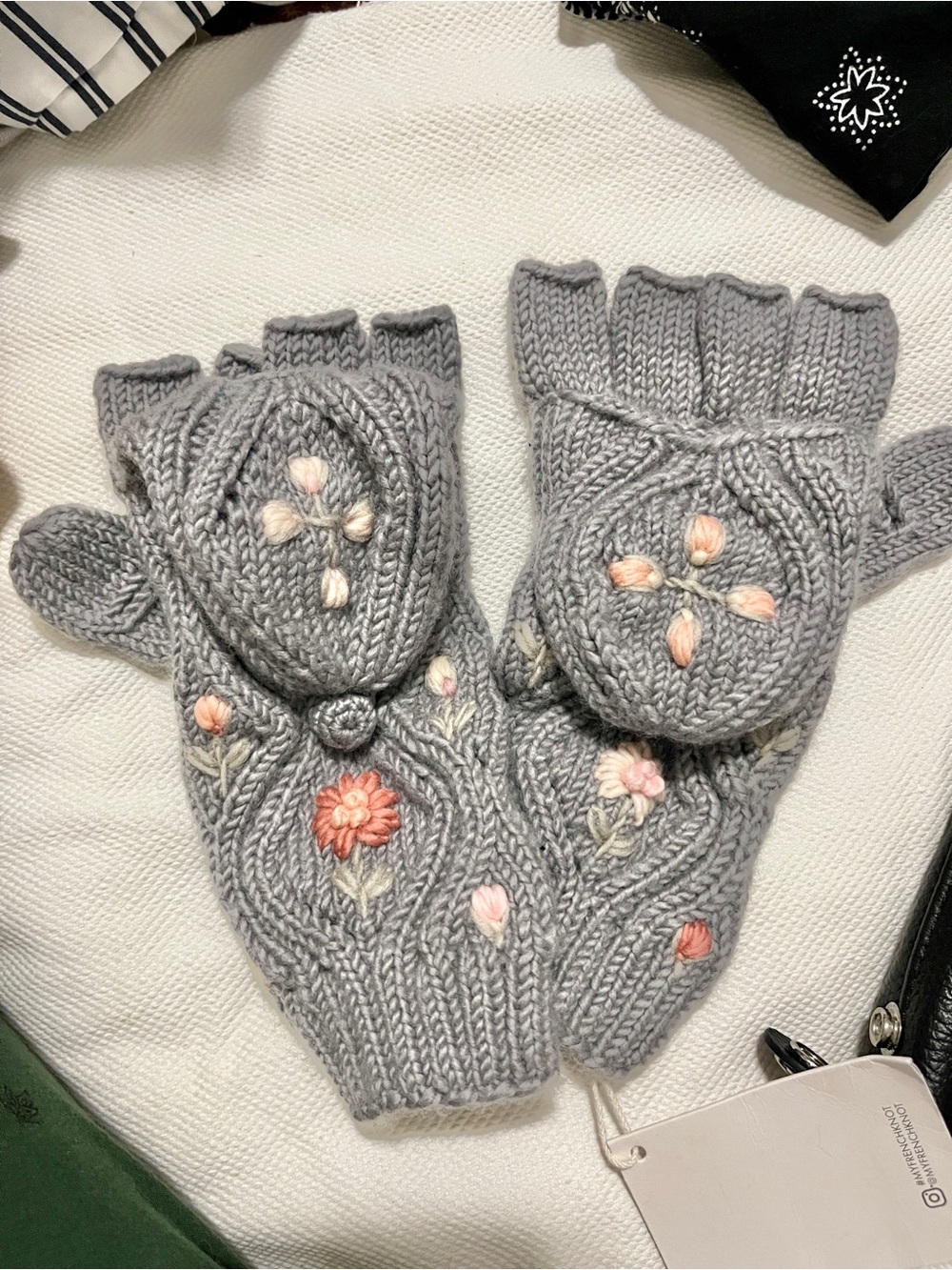 French Knot Embroidered Gray Knit Mittens - Picture 2 of 3